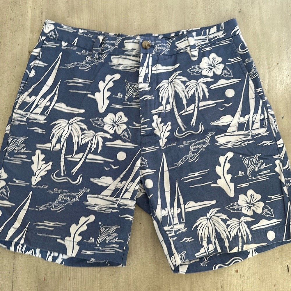 Vineyard Vines shorts